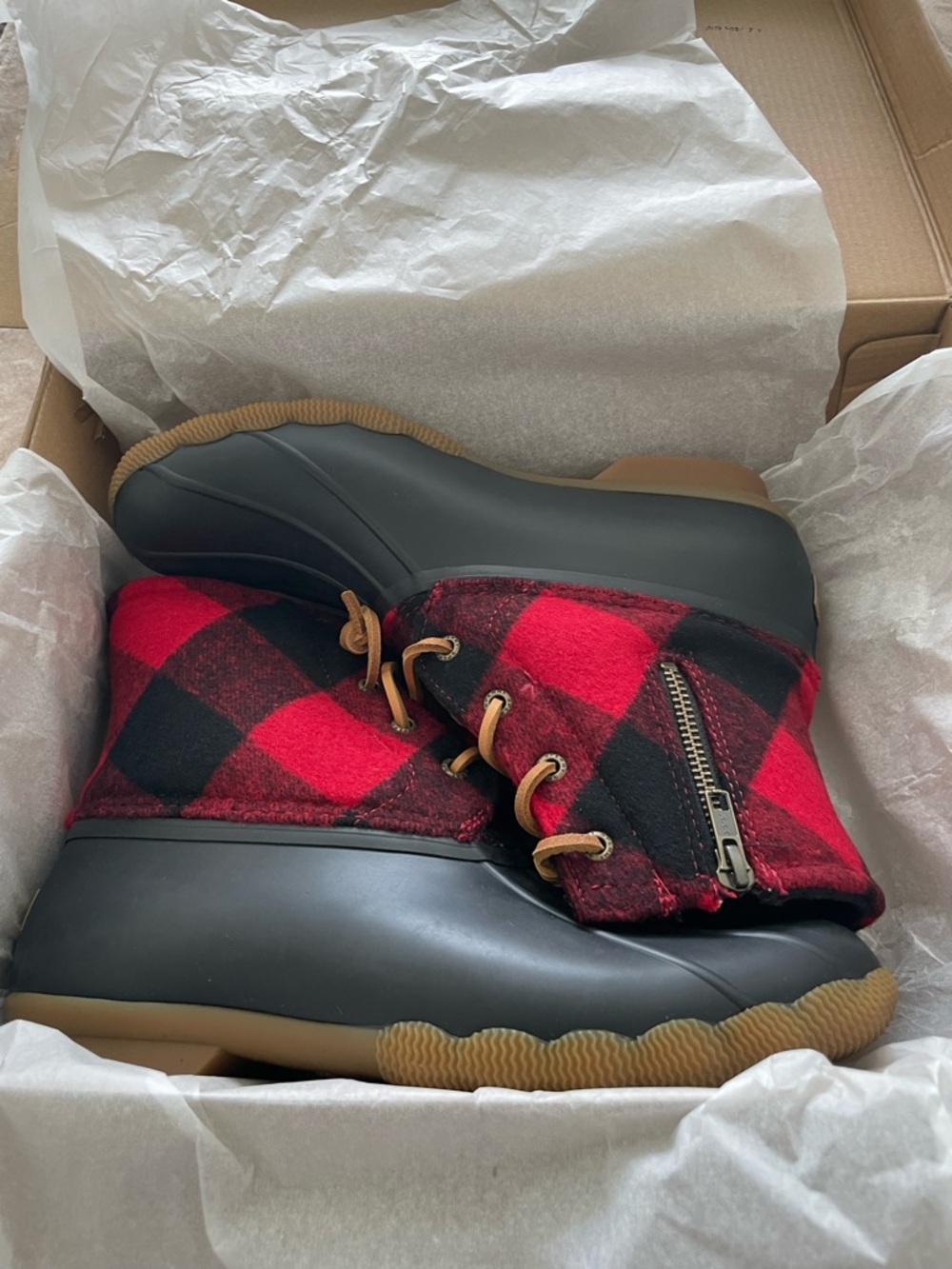 Sperry Red & Black Buffalo Plaid Duck Boots - Quilted Wool Upper new in box sz9